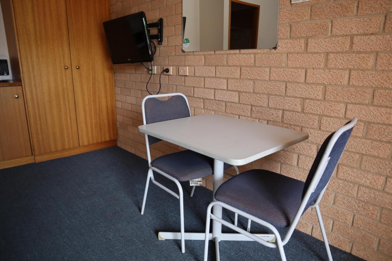Golden Chain Aalana Motor Inn Cowra Exterior foto